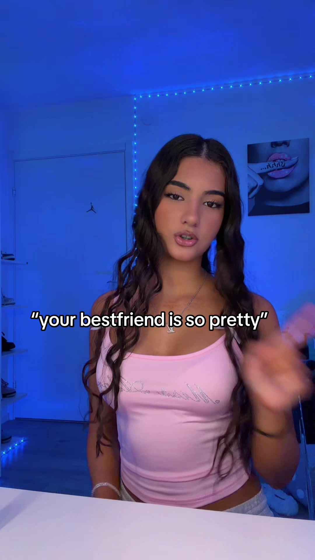 @👠