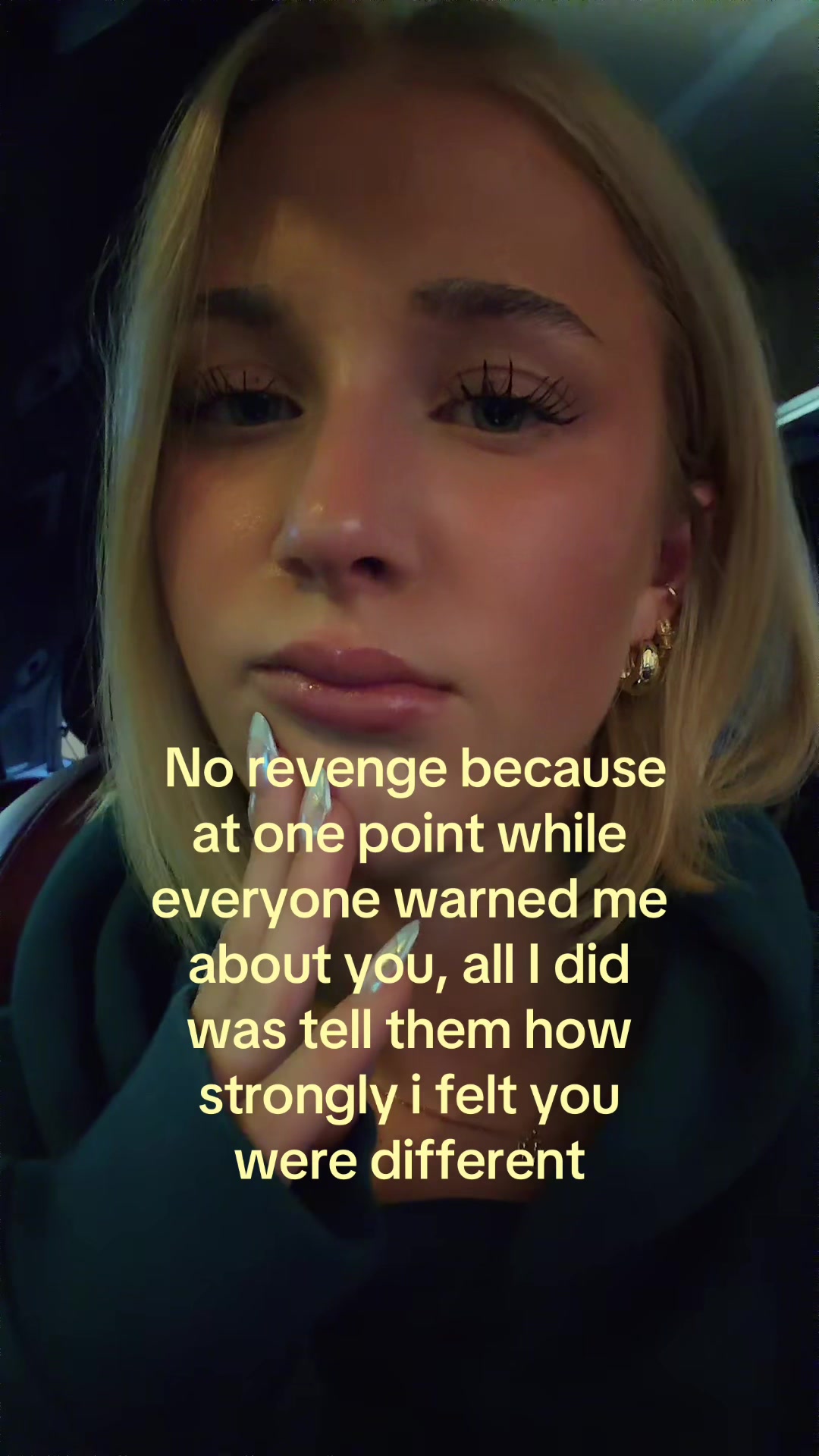 @theelliebarker