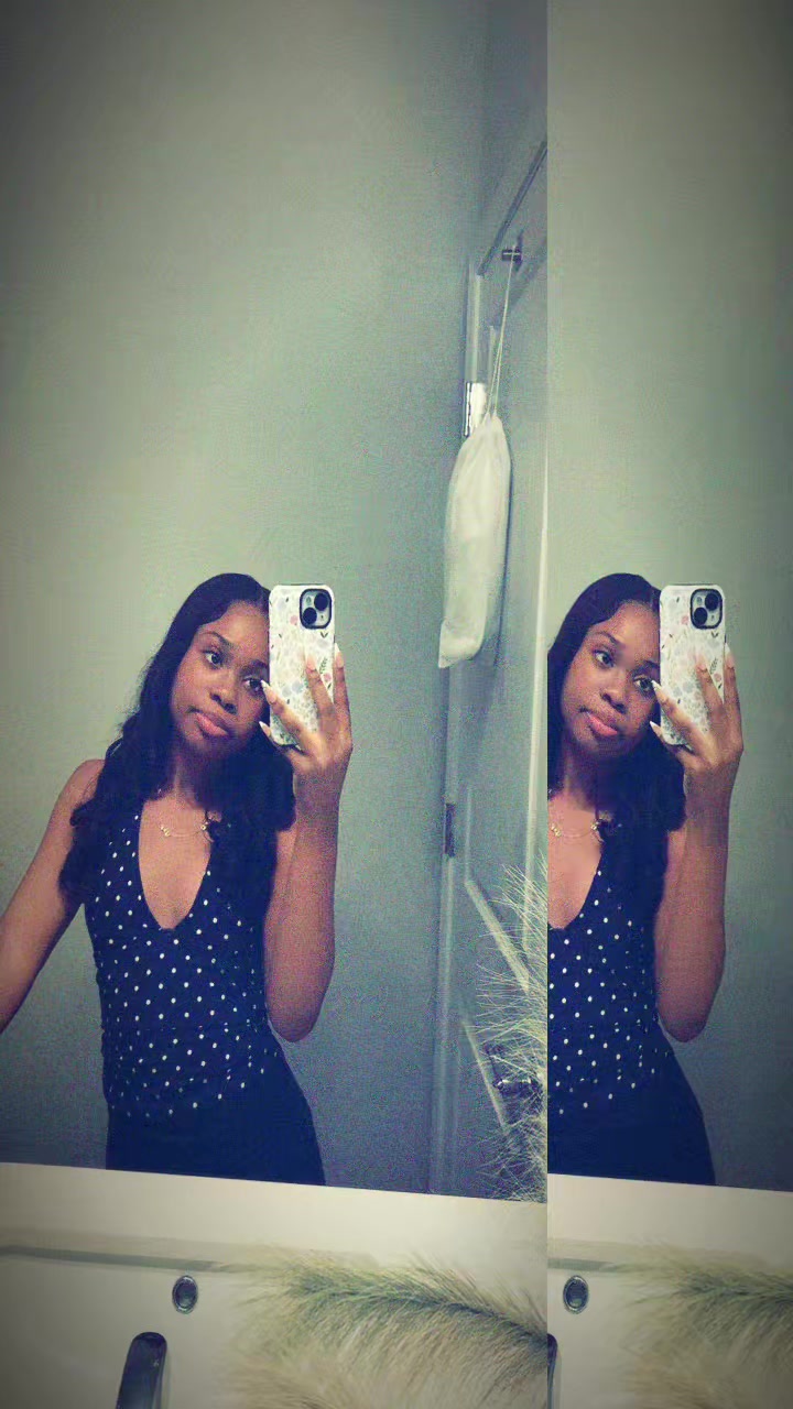 @ajana&eacute;.e 𝜗𝜚˚⋆