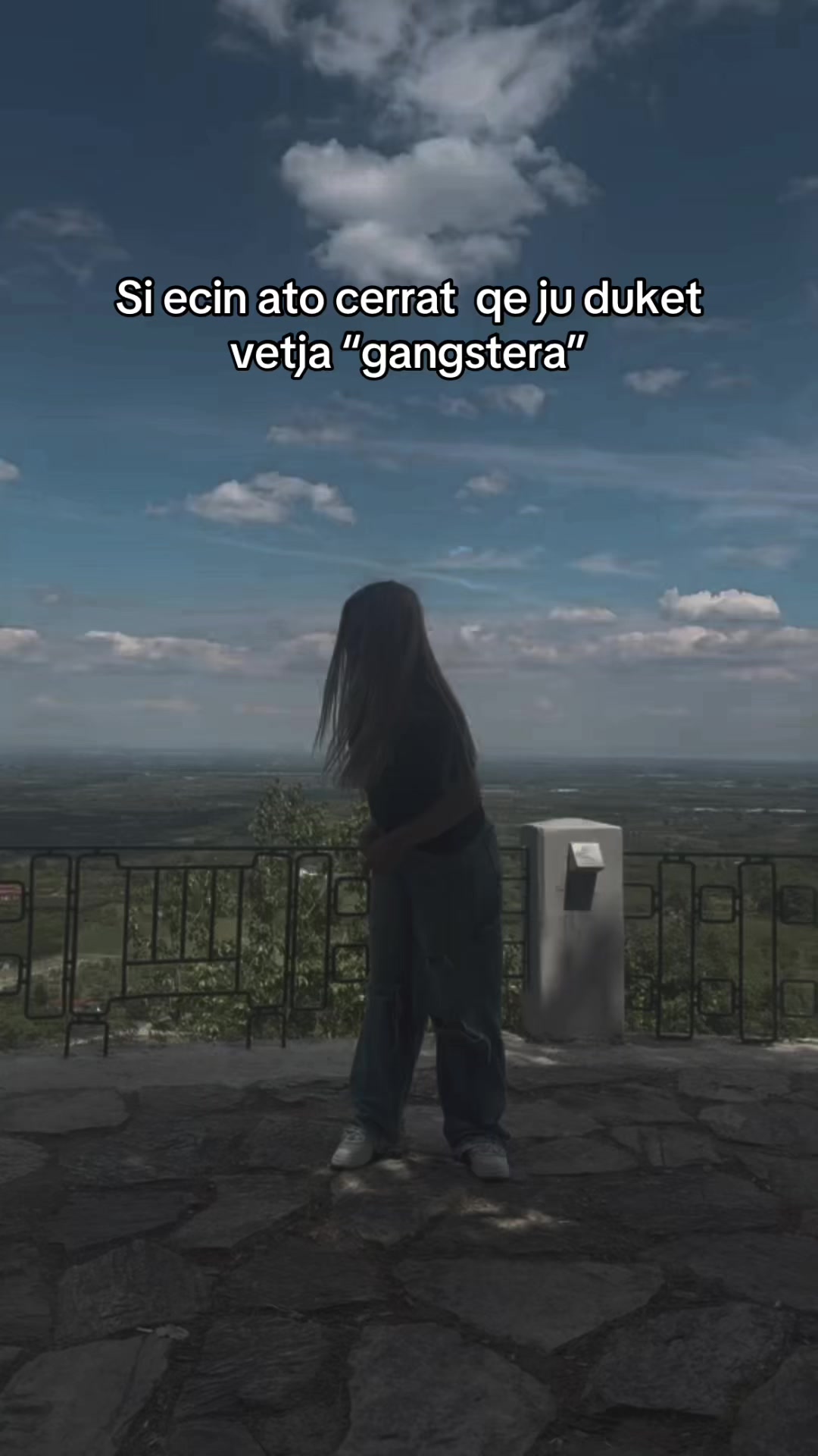 @Useruser12