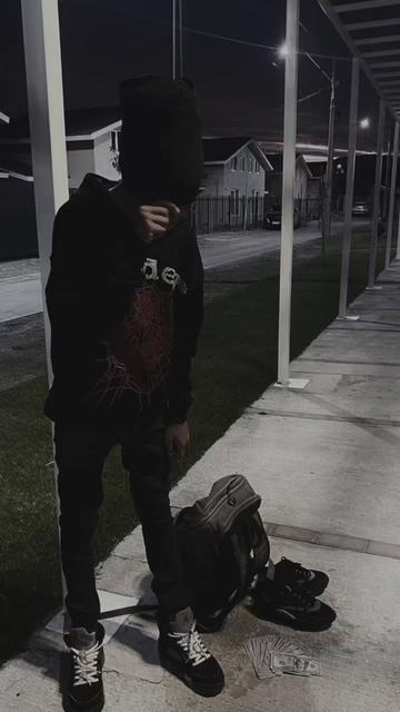 @￼