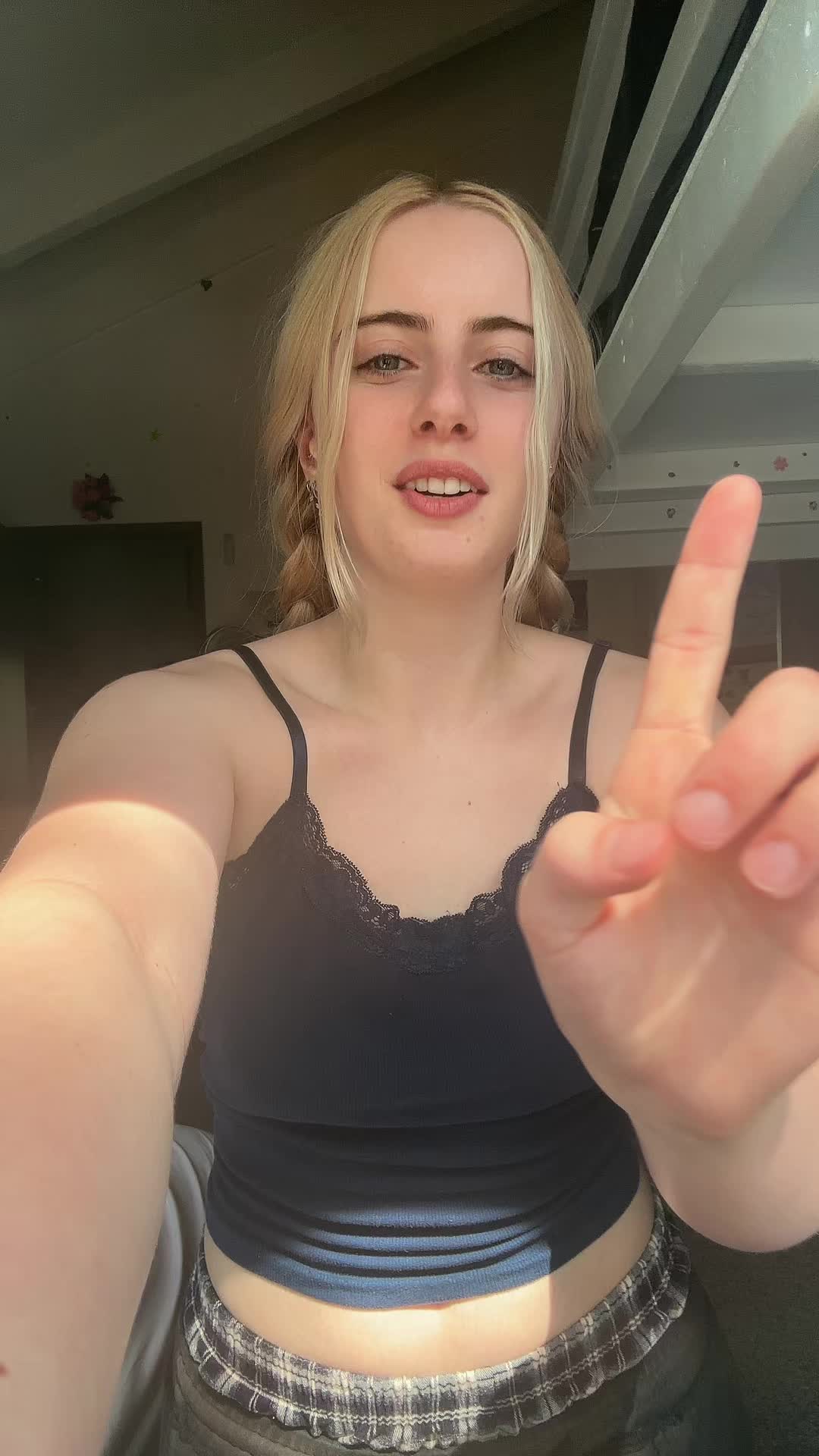 @Kr1ssee