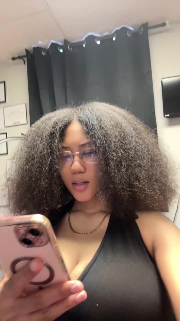 @ateallthewayuptf 🤤