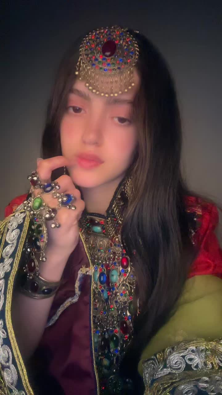 @𝕾𝖆𝖗𝖆