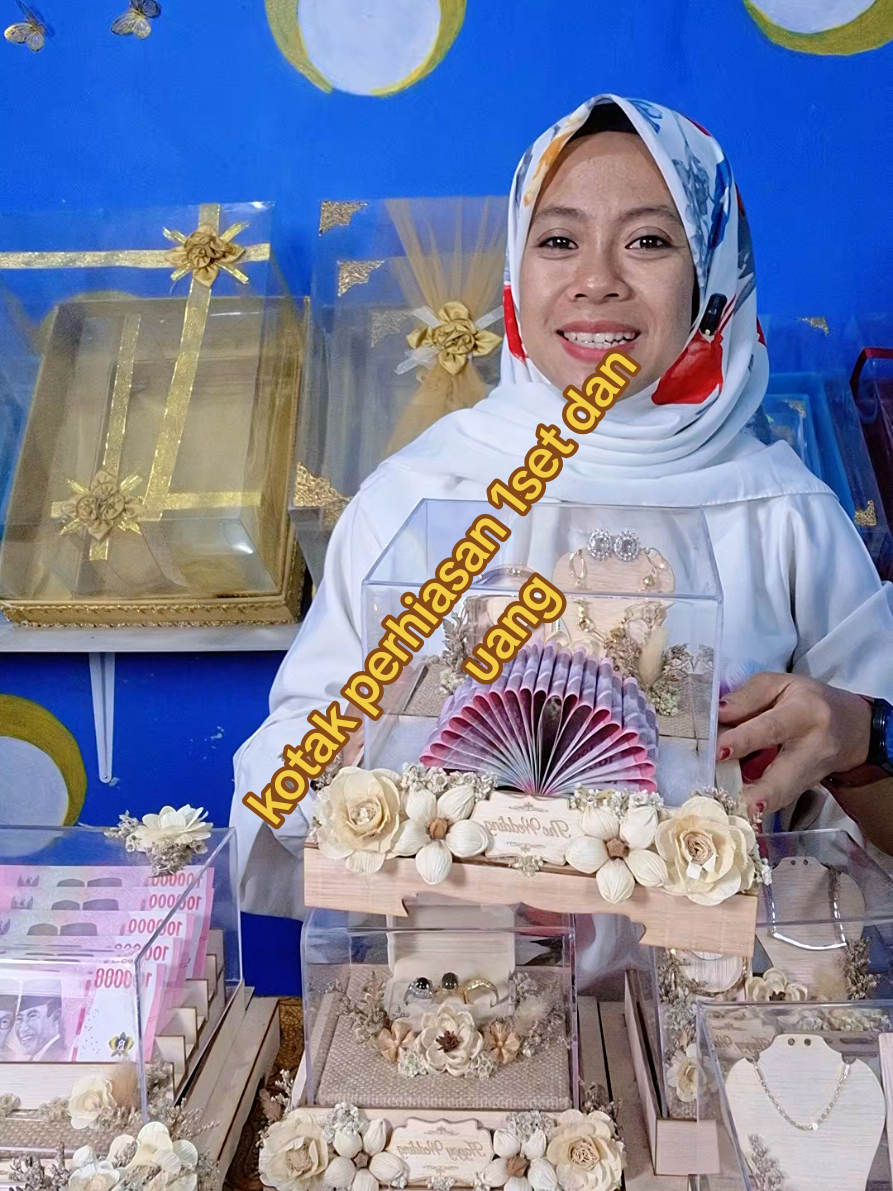 @Siti Fatimah|Gift Box
