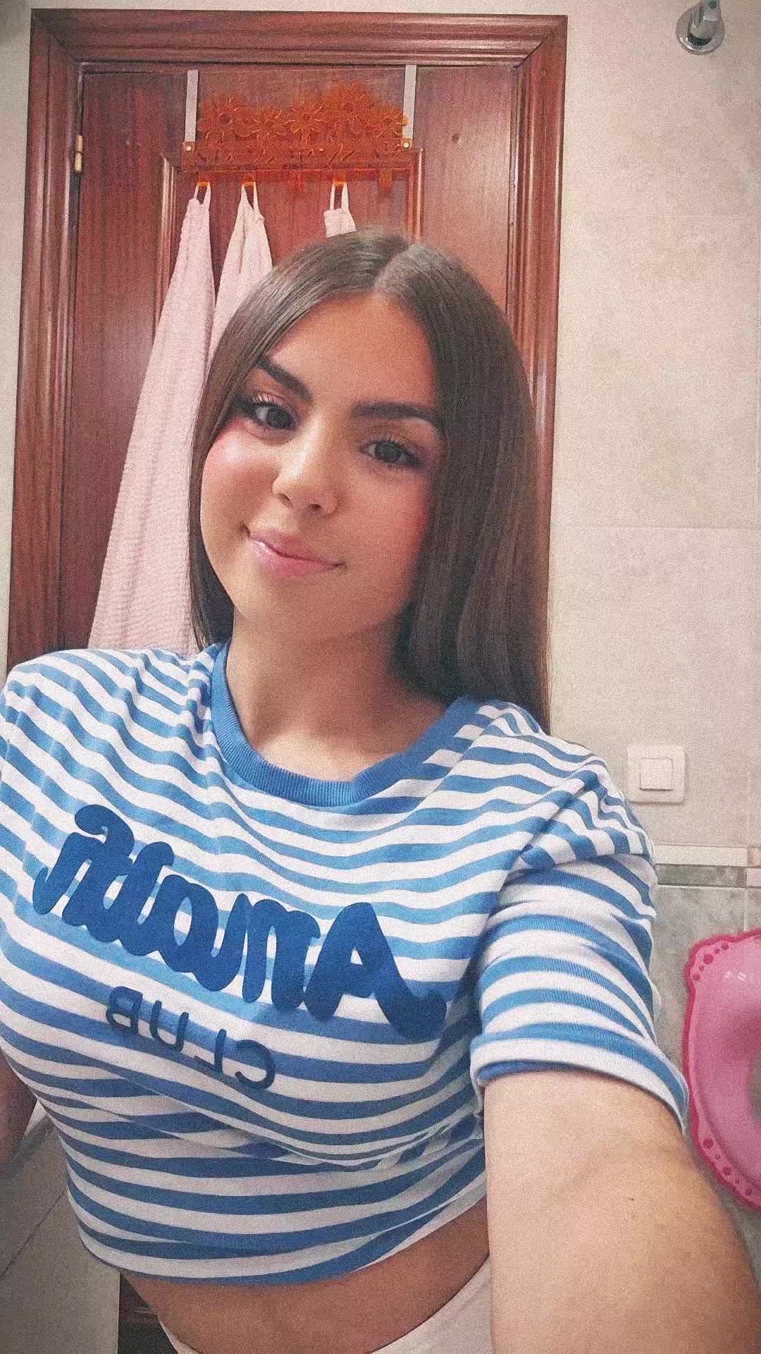 @Alba012_