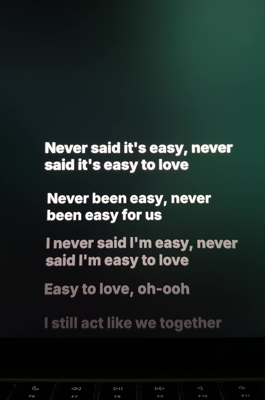 @🎧