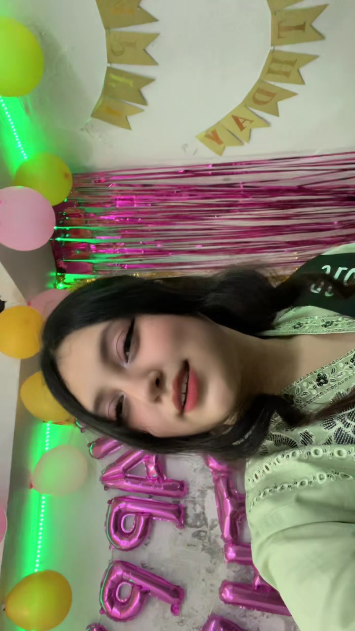 @🌸⃝𝑨𝒔𝒉𝒖๛🍷