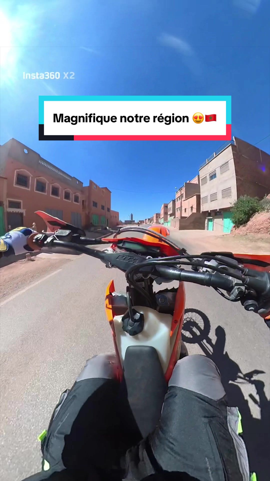 @LE CAMÉLÉON