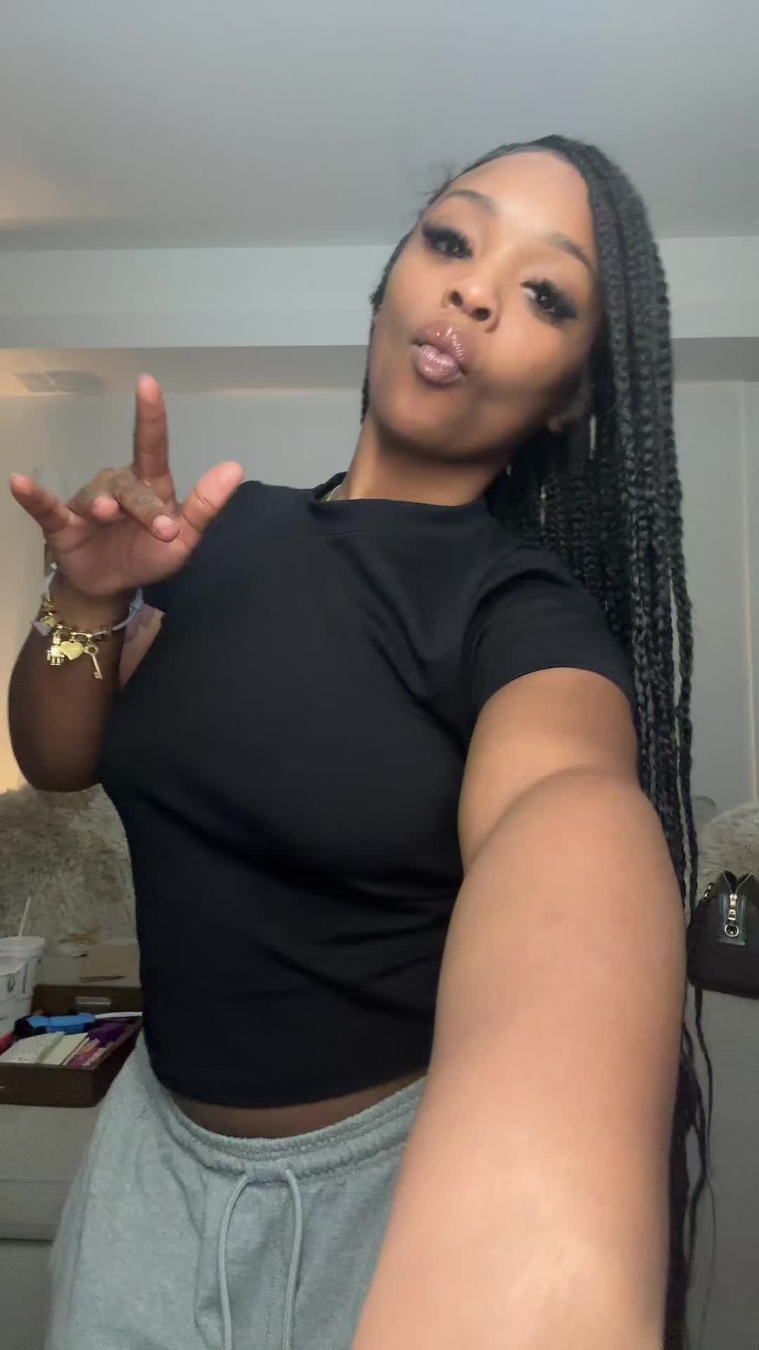 @nia