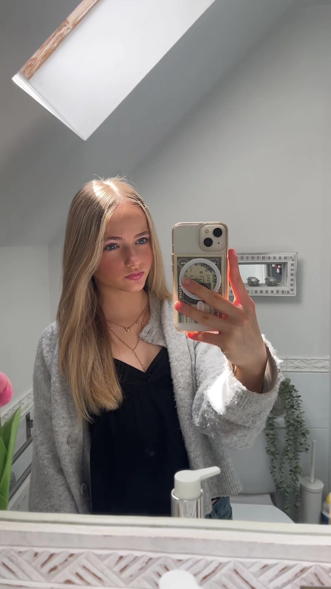 @𝐀𝐯𝐚🦢