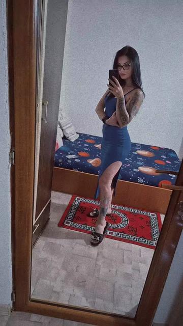 @🥀🖤Ella⚰️🪦