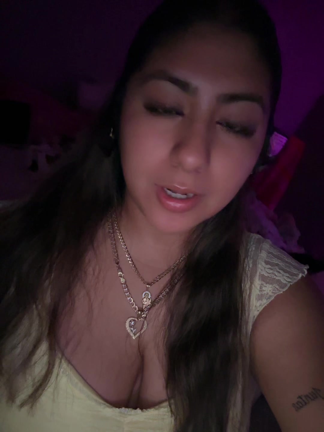 @🧘🏽&zwj;♀️