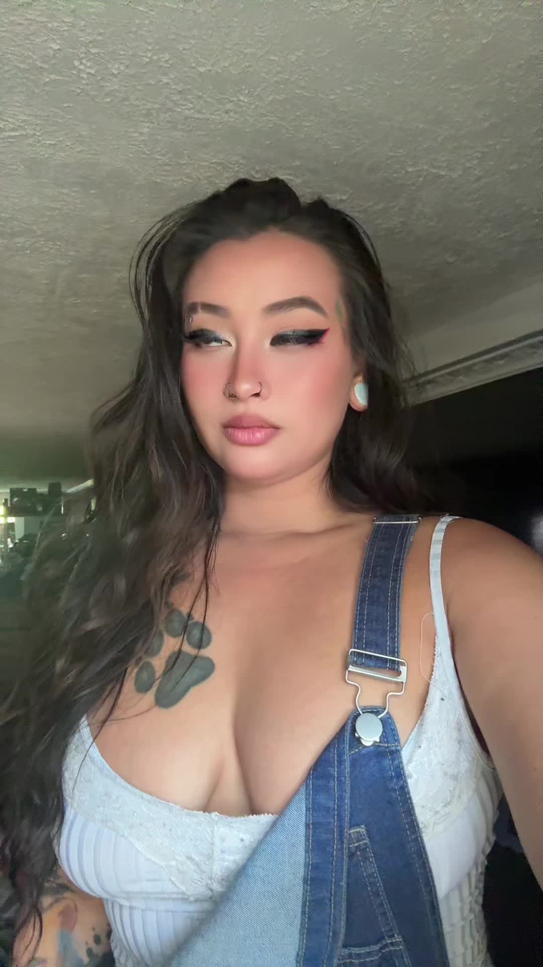 @🖤
