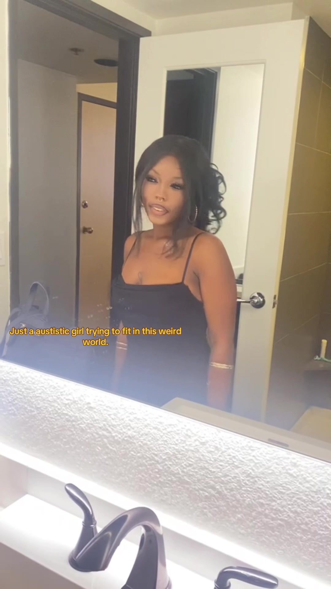 @𝙑𝙞𝙖&ensp;ᥫ᭡