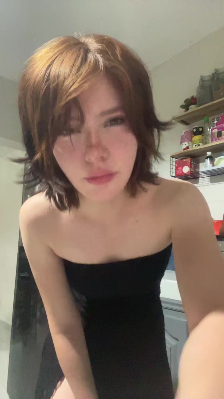 @evelynnn_izx
