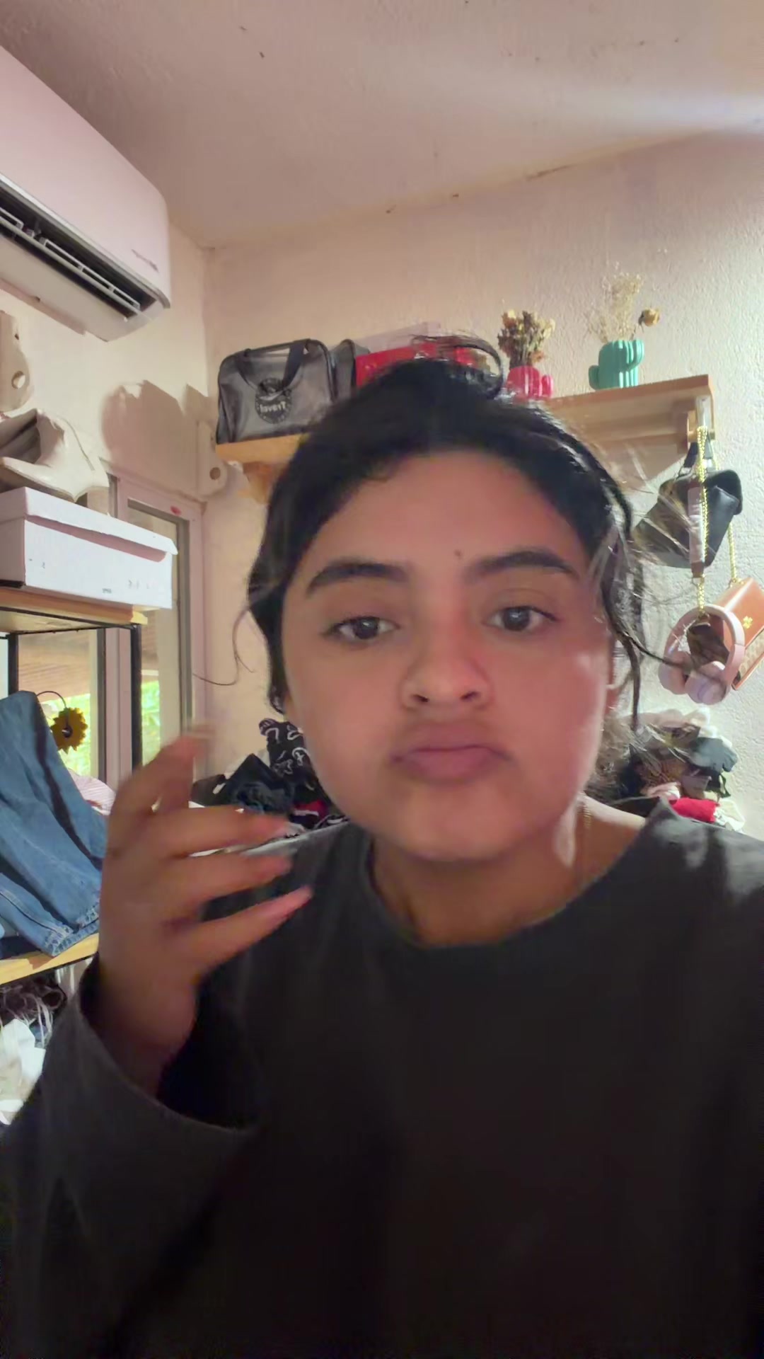 @liz_alvarez42