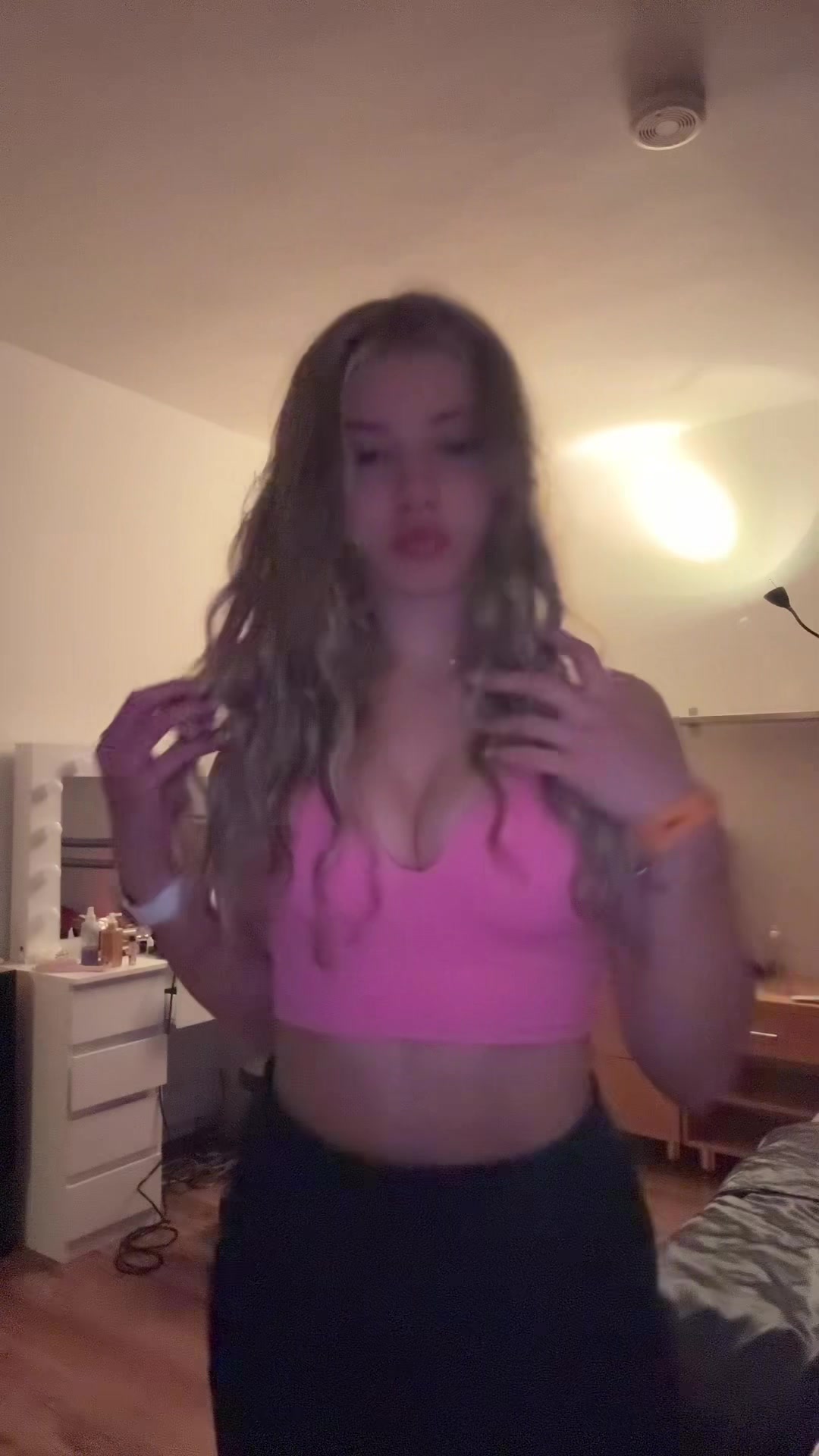 @𝐴𝑙𝑒𝑥𝑎𝑛𝑑𝑟𝑎