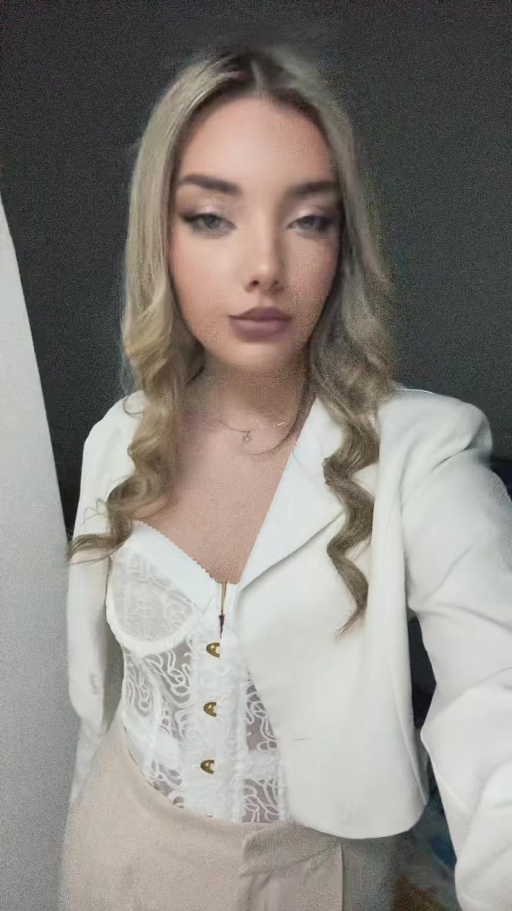 @𝒱𝑀