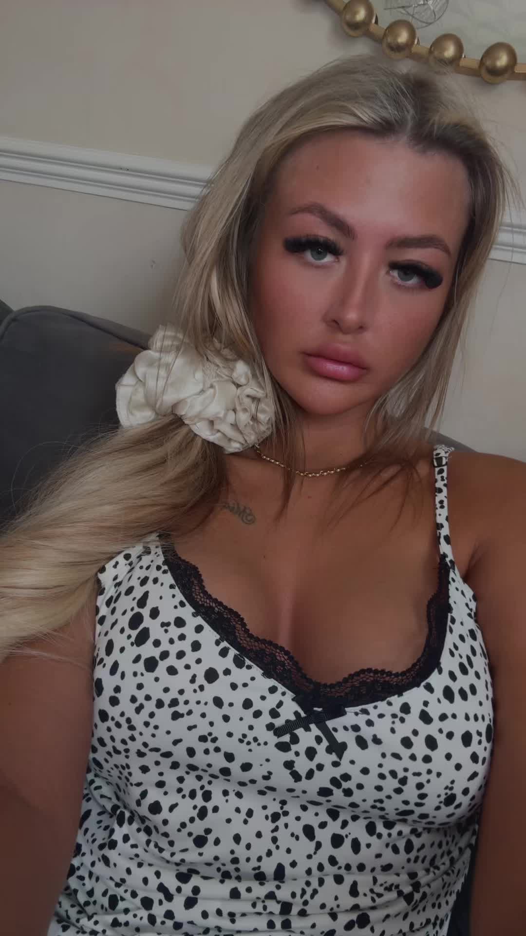@𝕲𝖊𝖒𝖒𝖆 𝖑𝖔𝖚👑