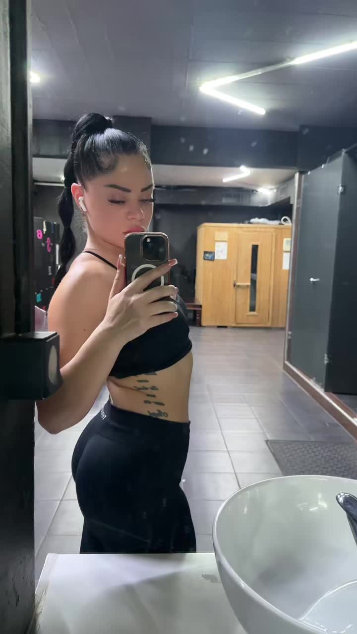 @Dora__Martinez