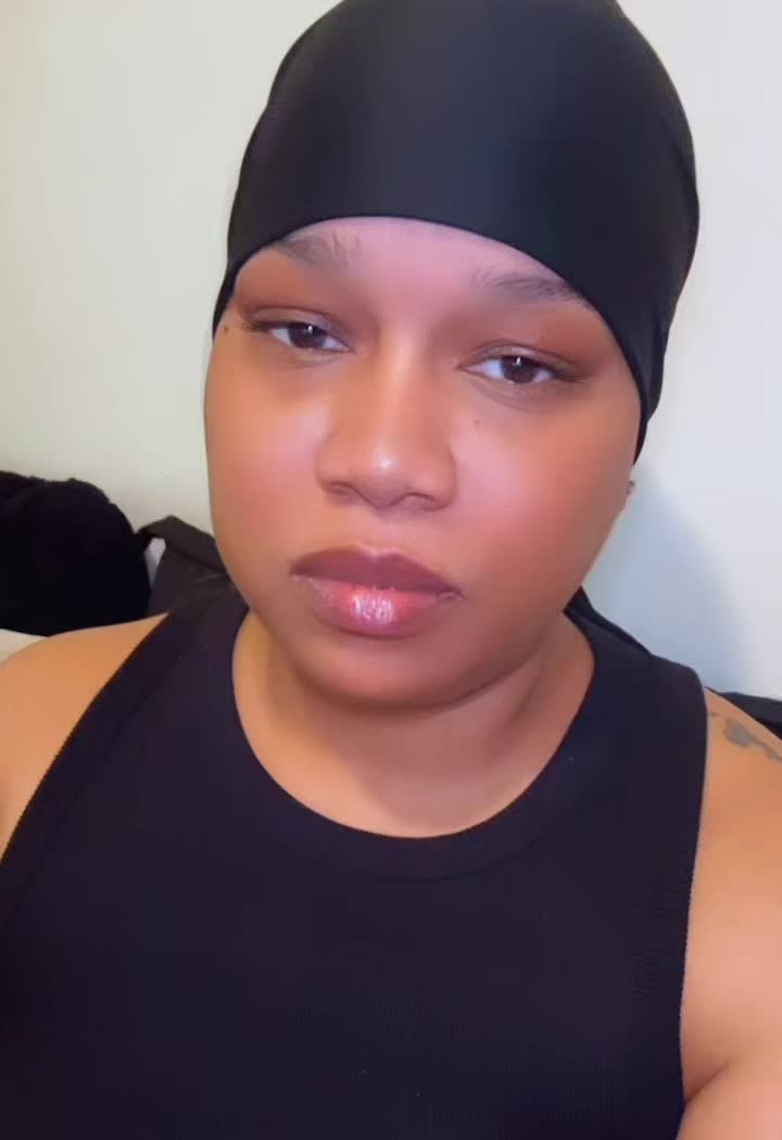 @devorielyons