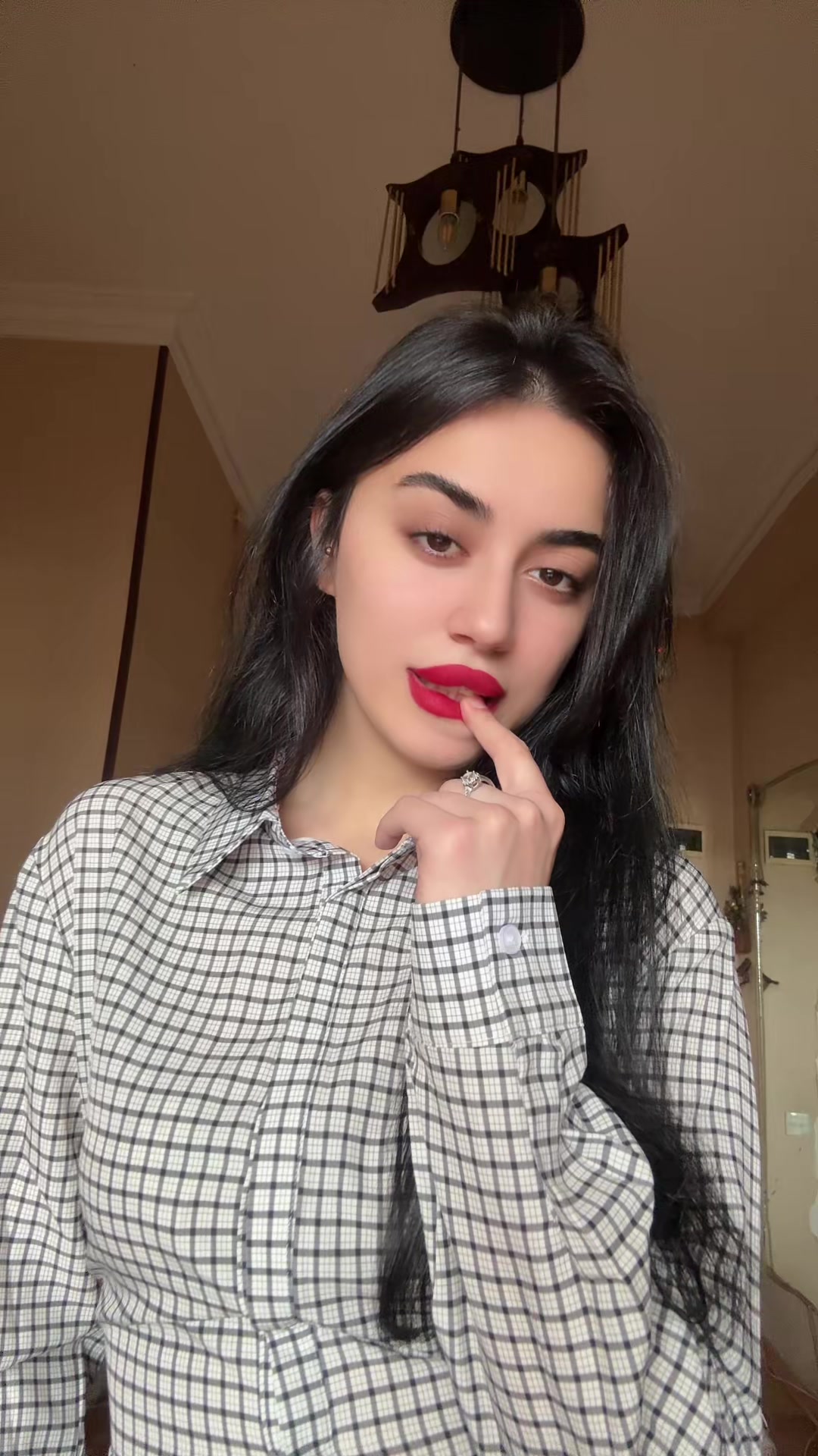 @𝟏𝟏:𝟏𝟏
