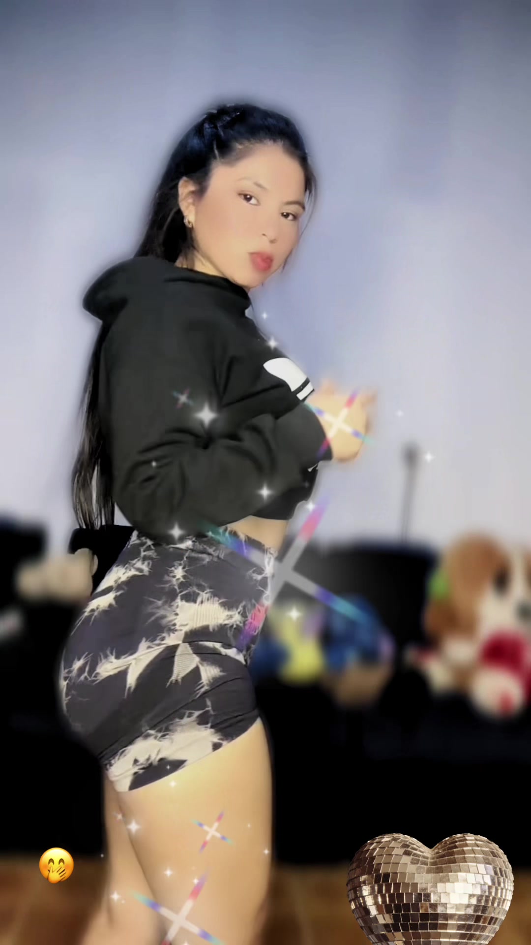 @🖤𝔼𝕝𝕪