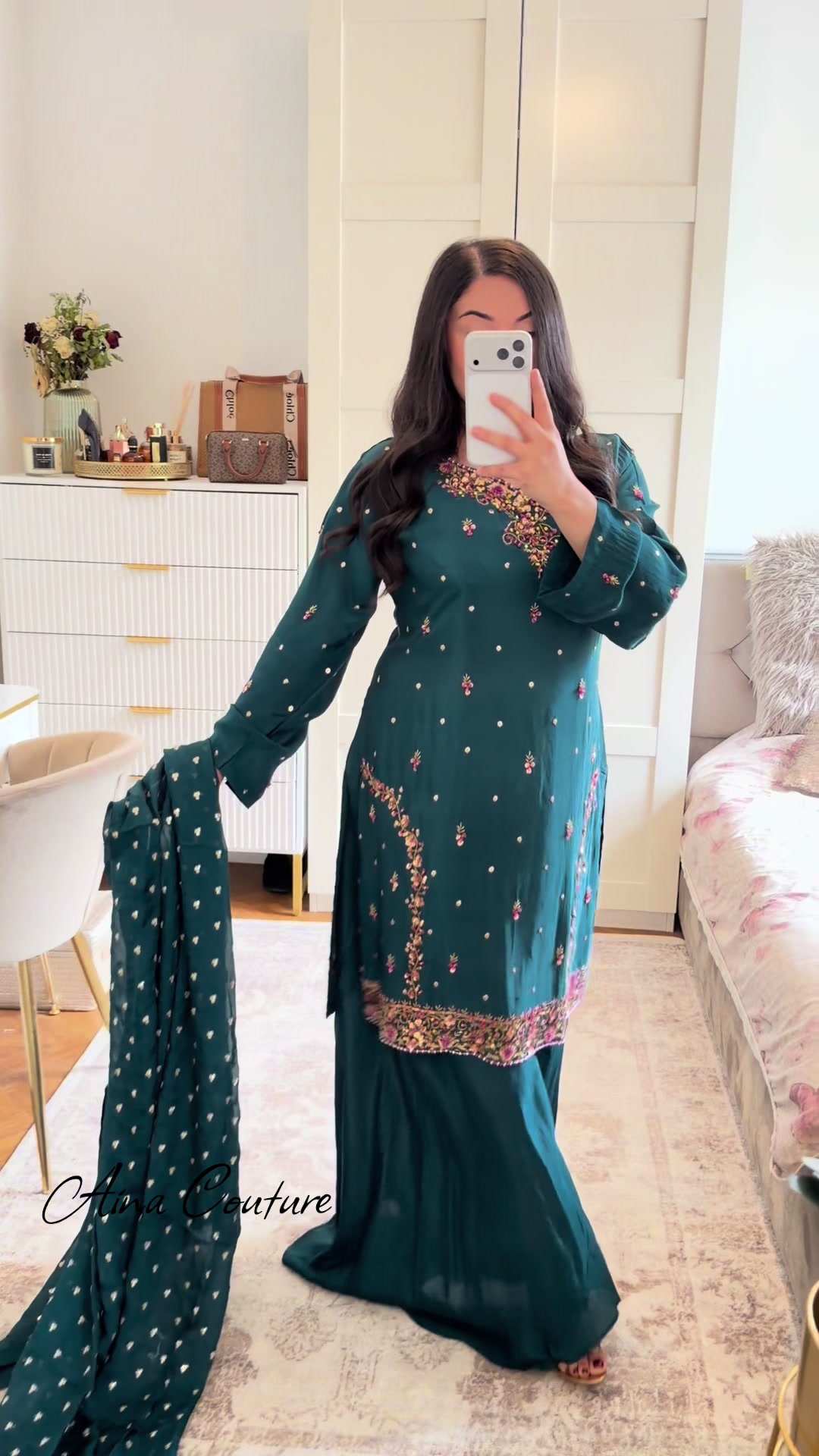 @Aina__couture