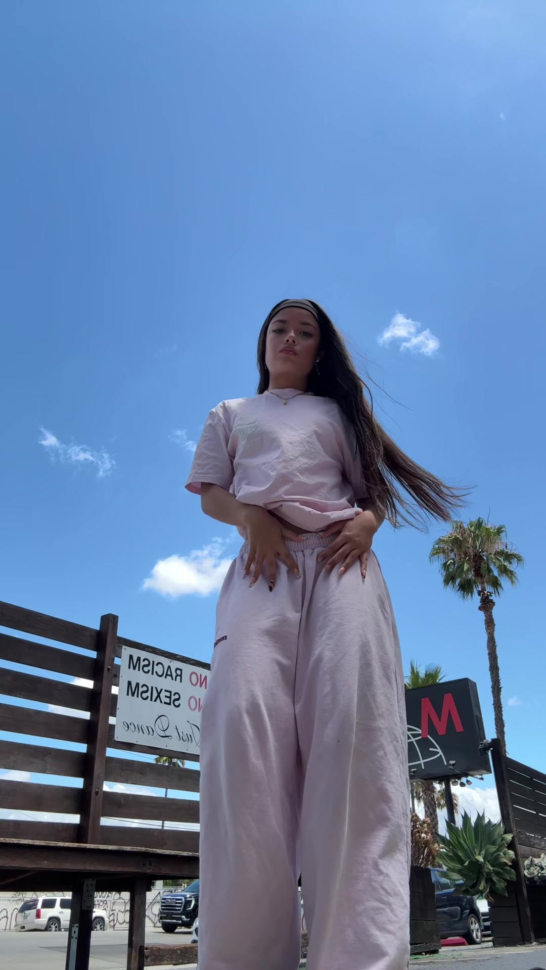 @Akita