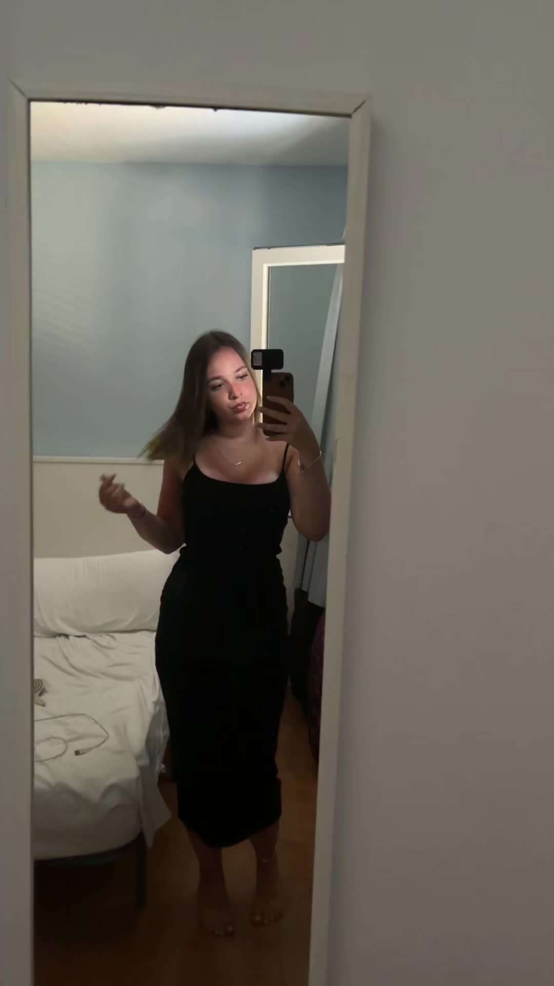 @ella x