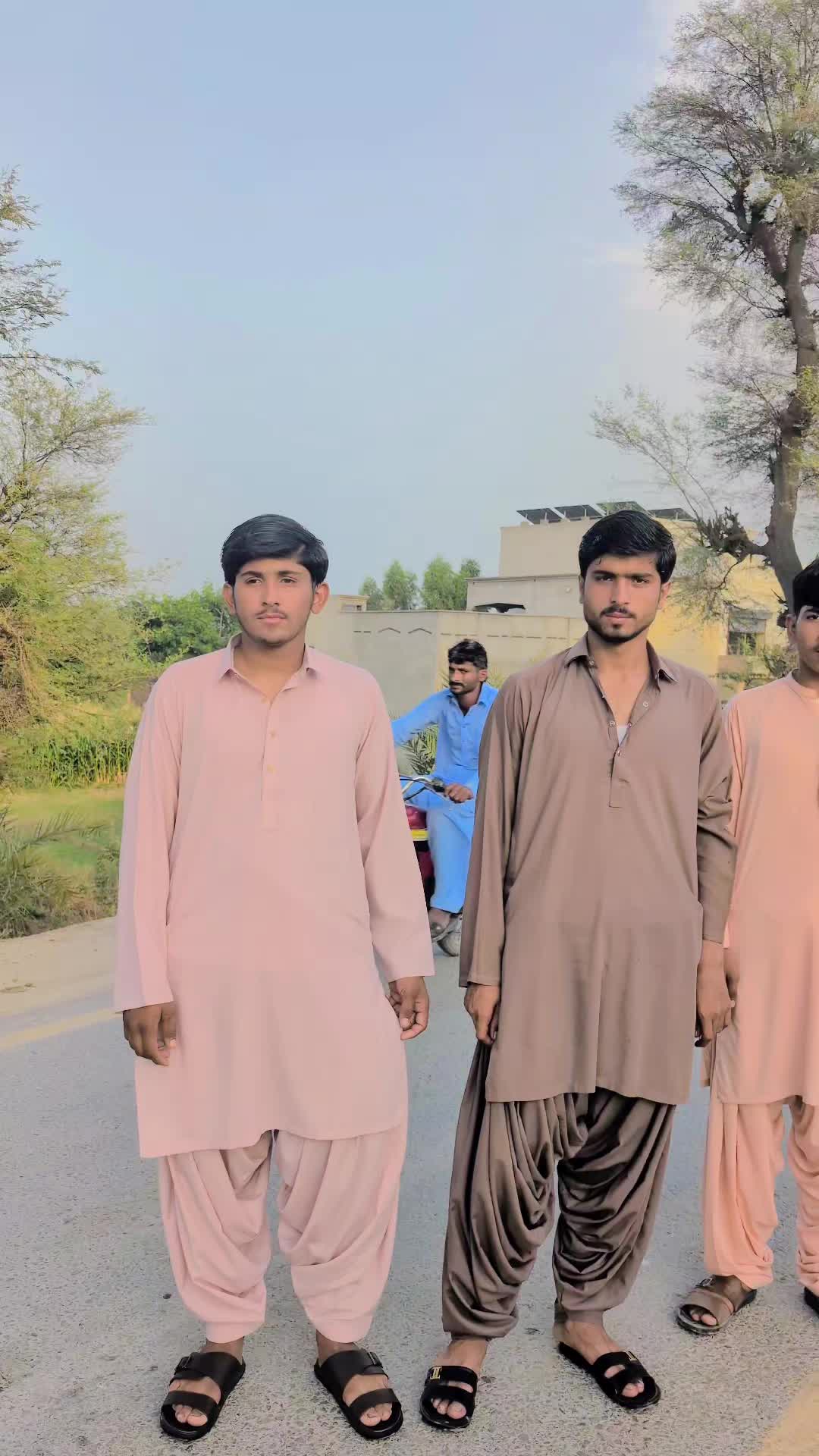 @☆،؛فلک بڈ1نی.&bull;