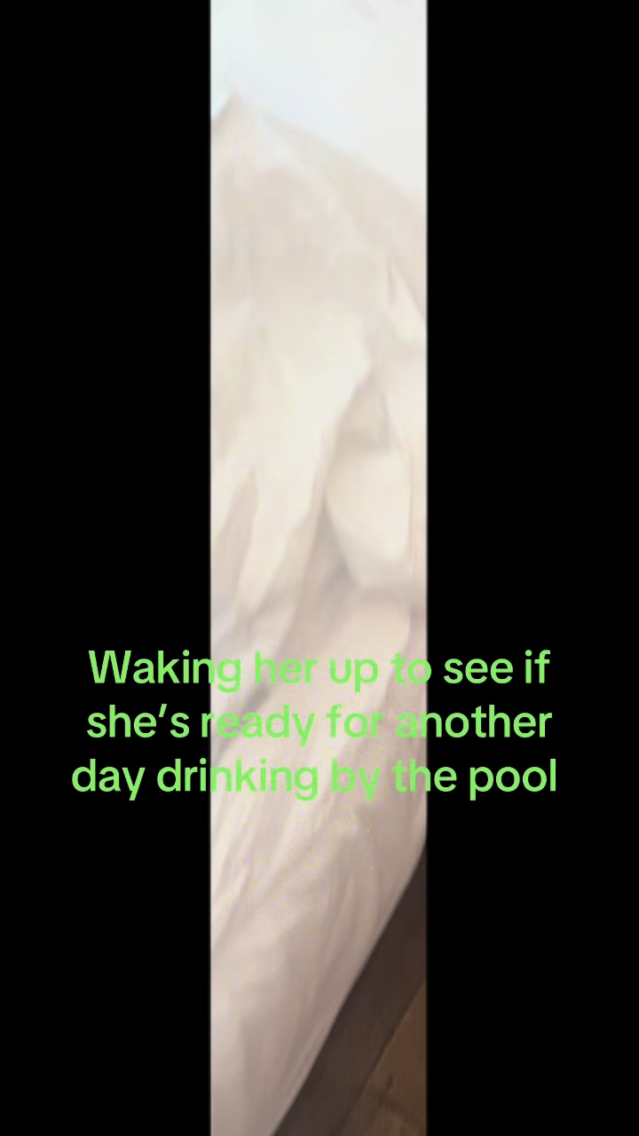 @HollyEliza86