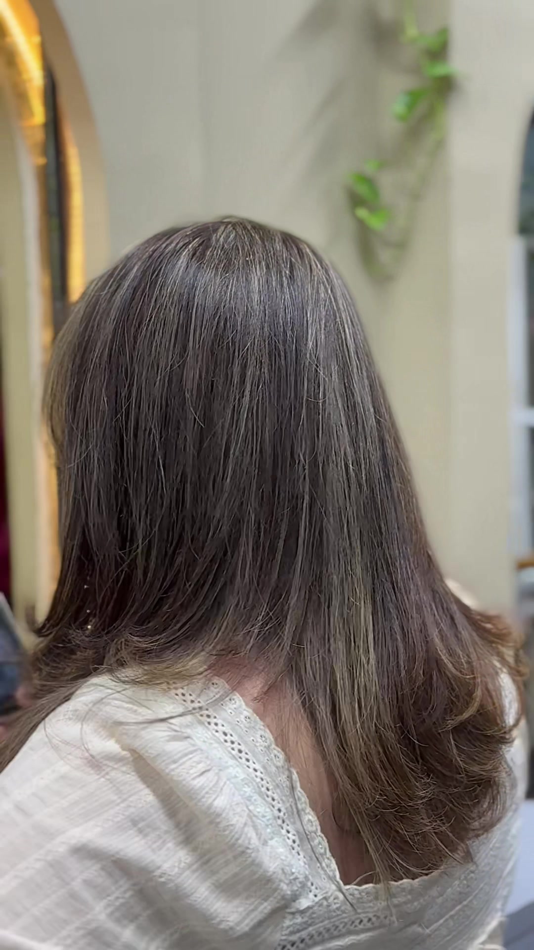 @Looks unisex salon