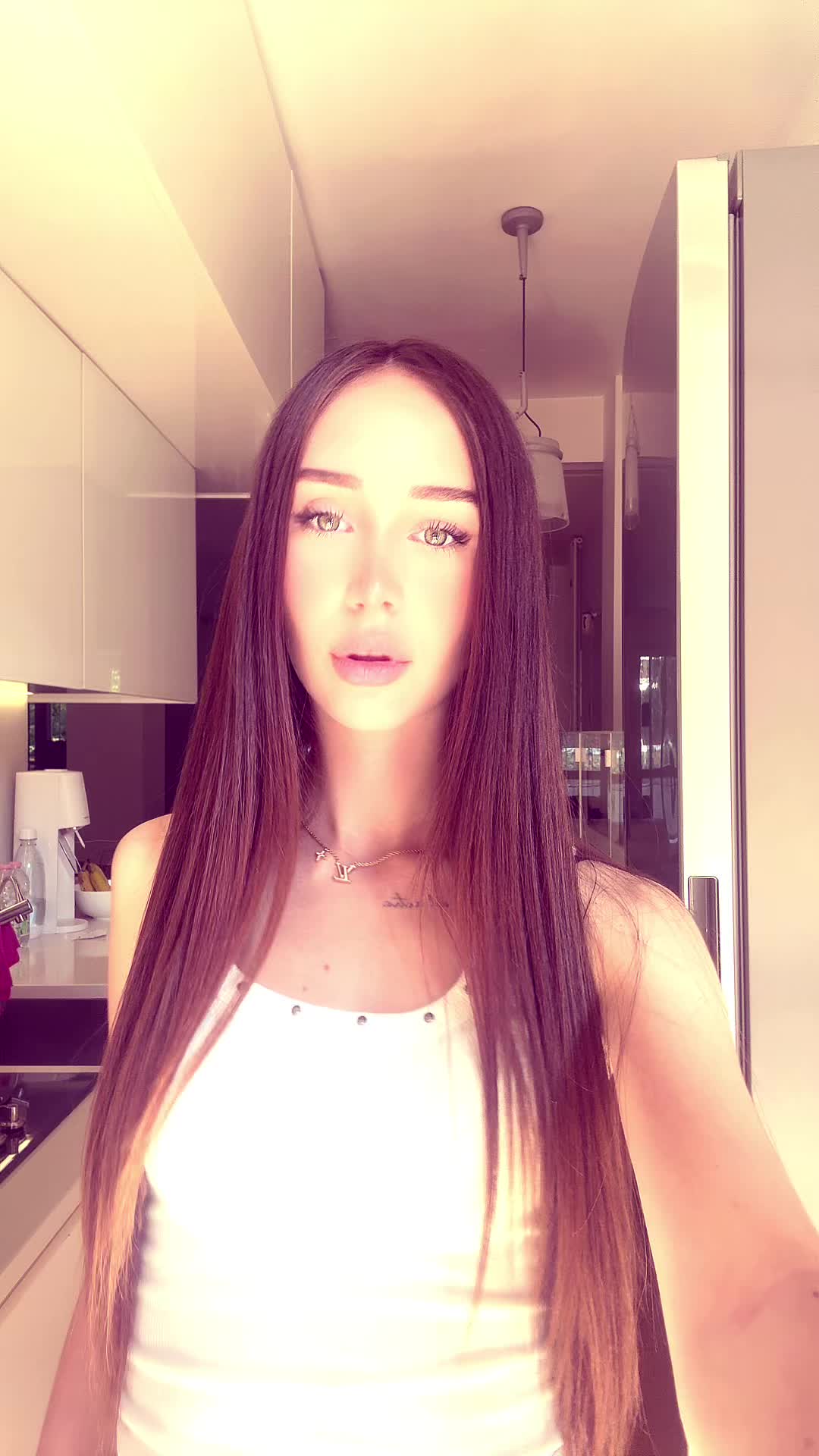 @𝐋 𝐄 𝐋 𝐄 👸🏽