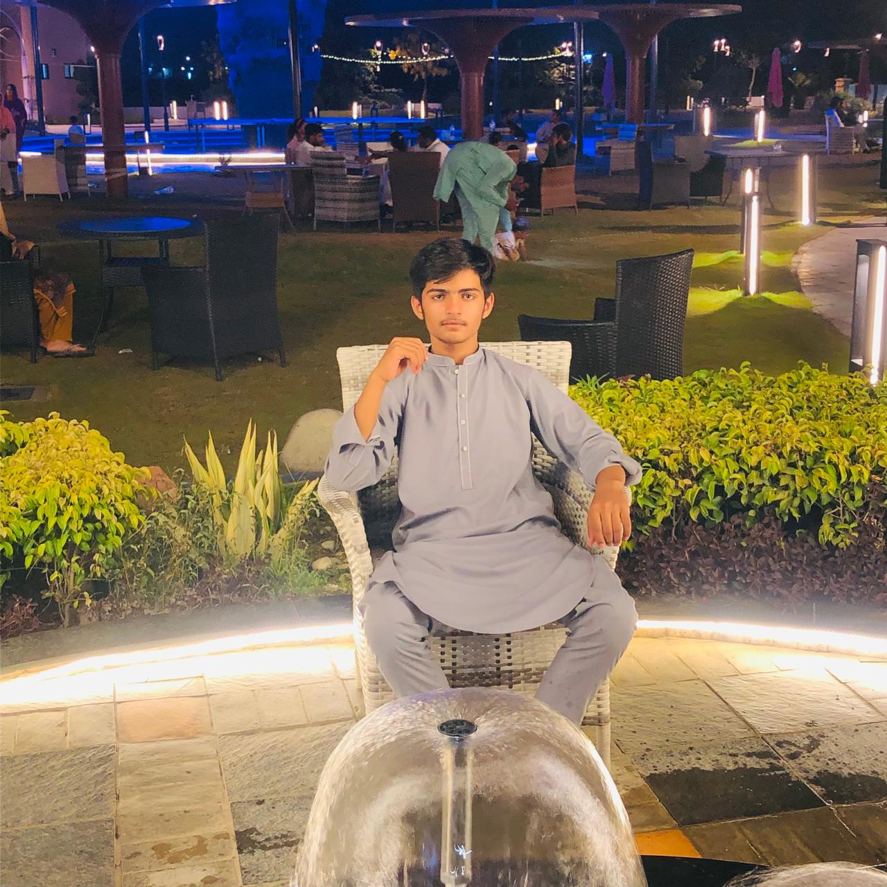 @Husnain🌸