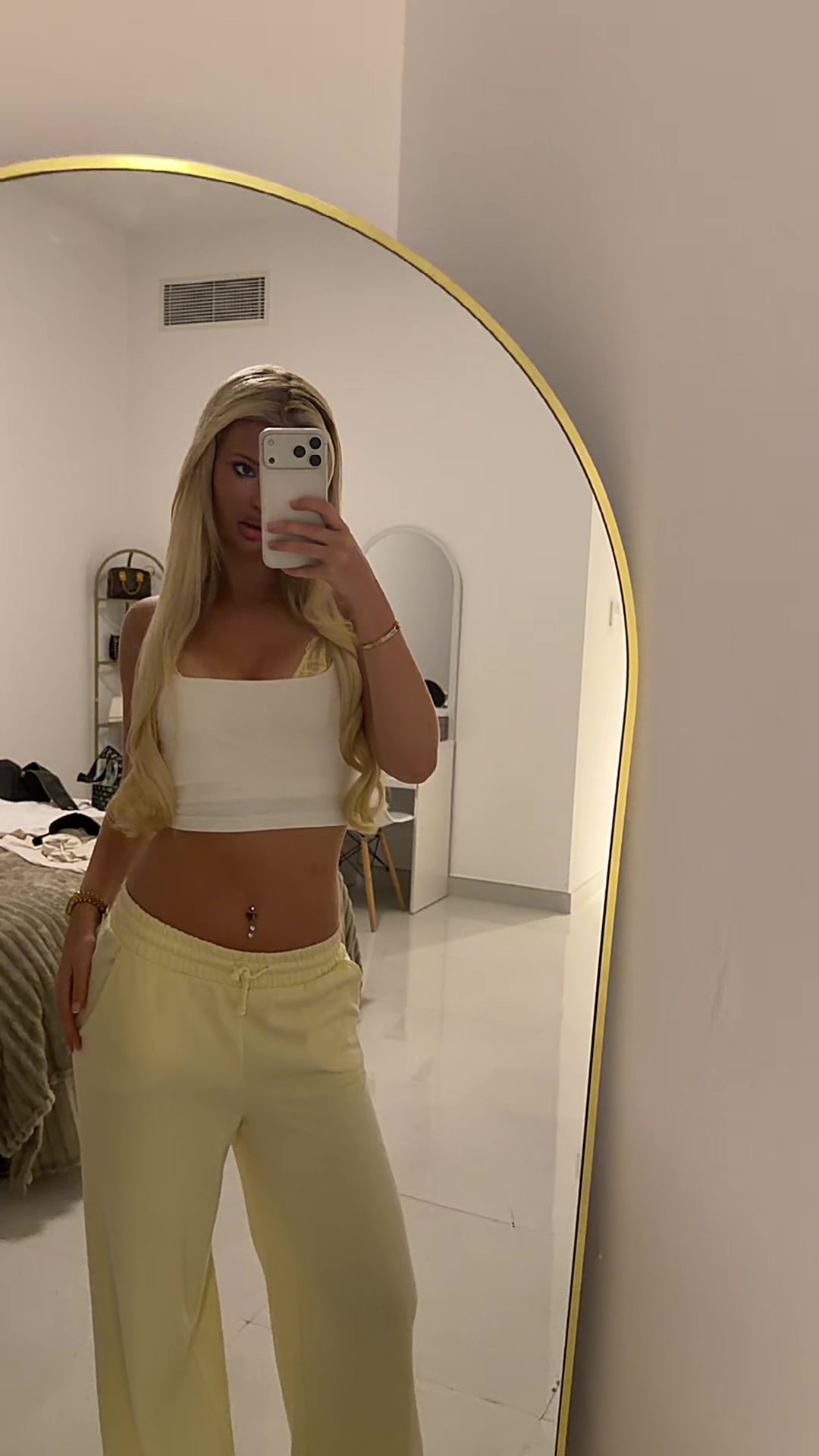 @laurennmuir