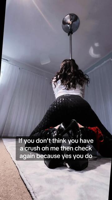 @stilettos_and_skates