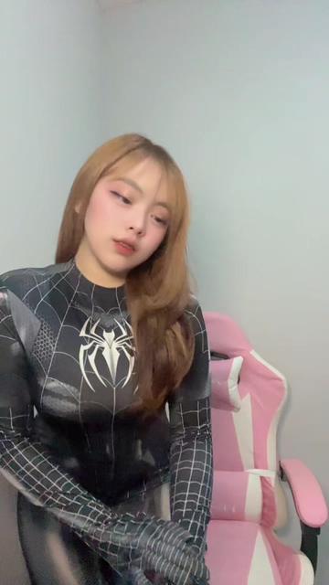 @_ayang9