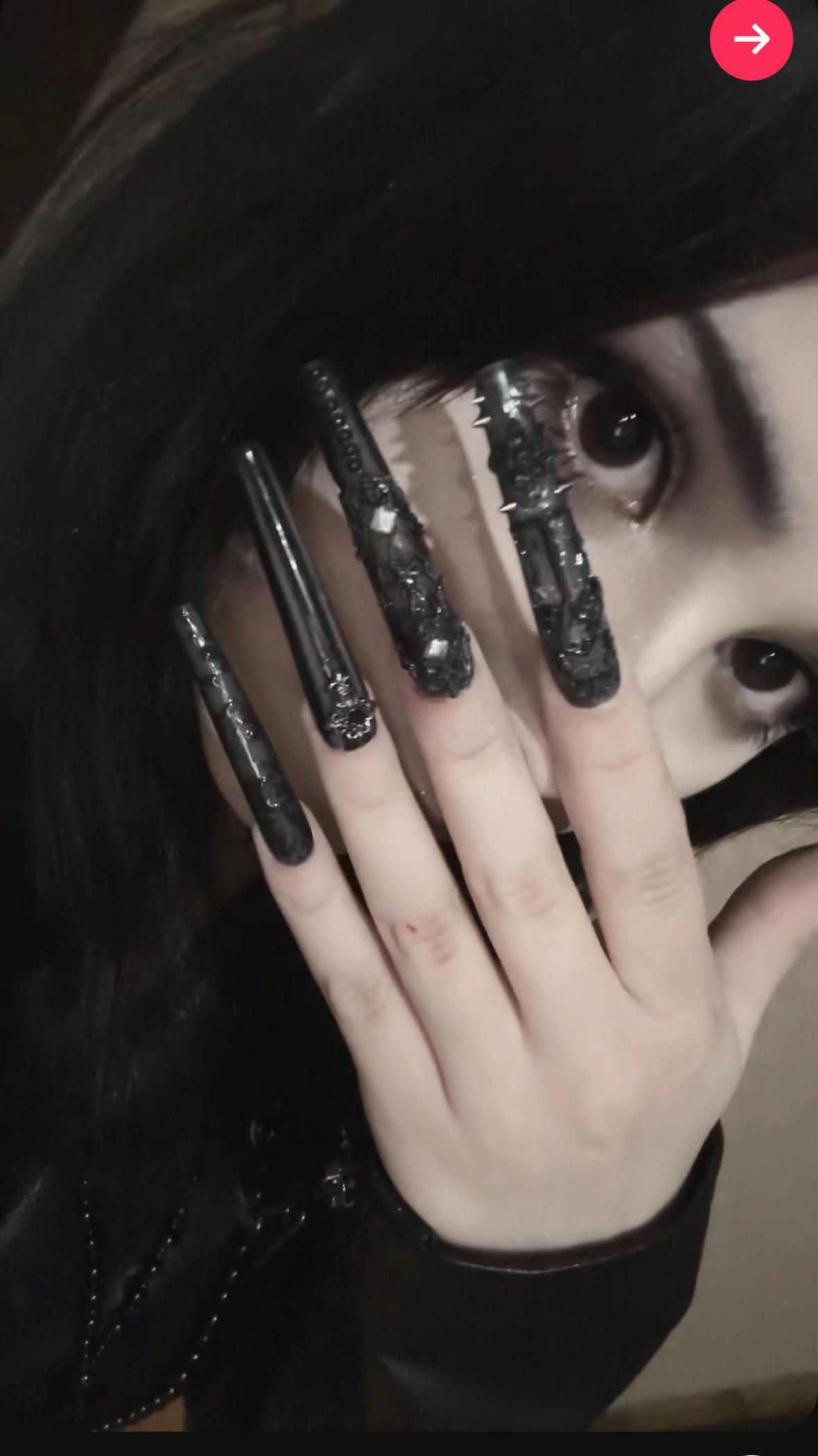 @𝔐𝔦𝔠𝔥𝔢𝔩𝔩𝔢𝔴𝔬&spades;︎