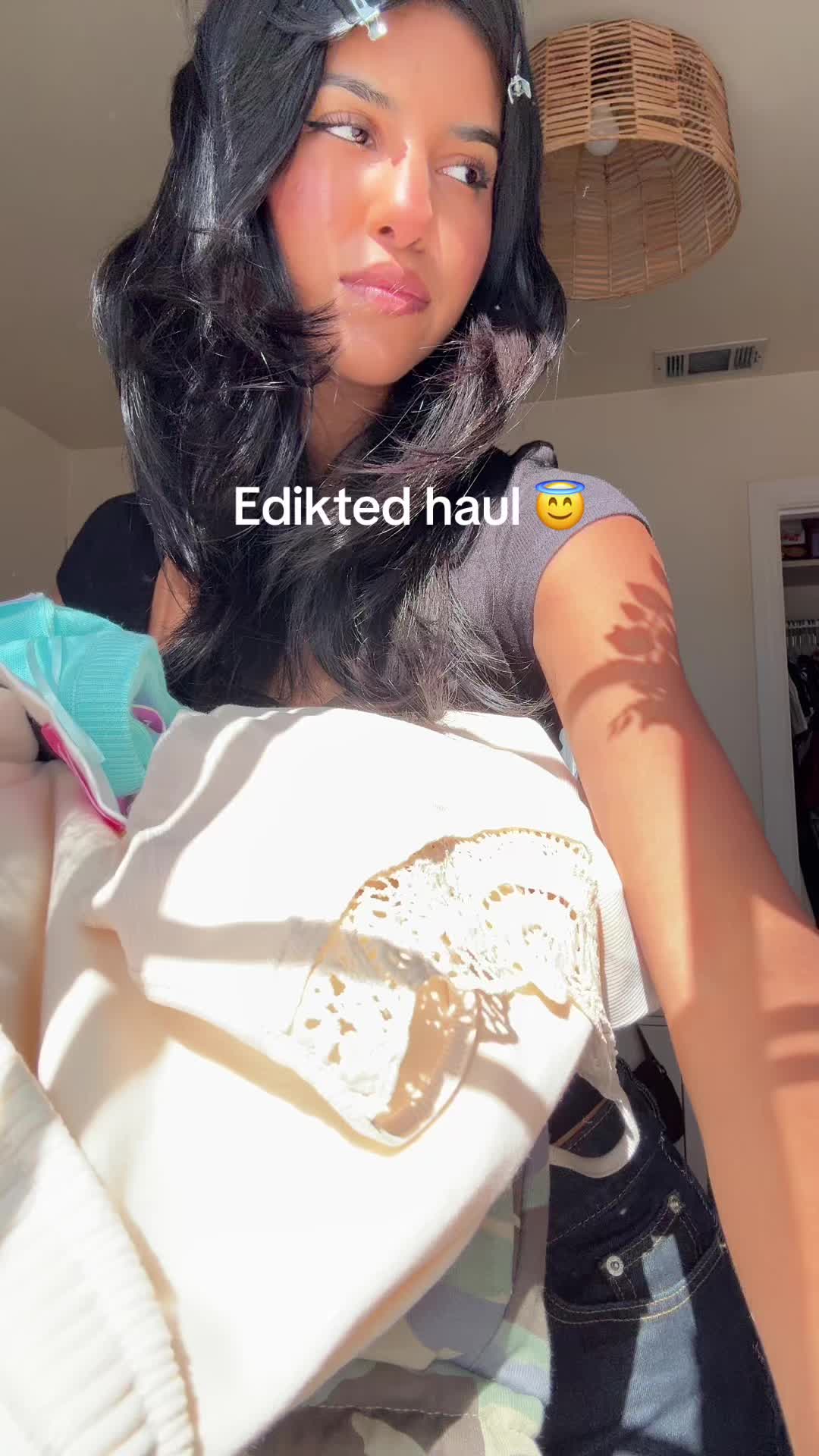 @bella