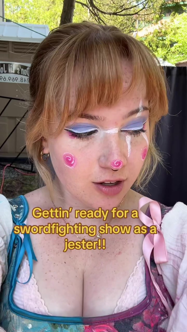 @Azalea da jester 🌺⭐️🐇
