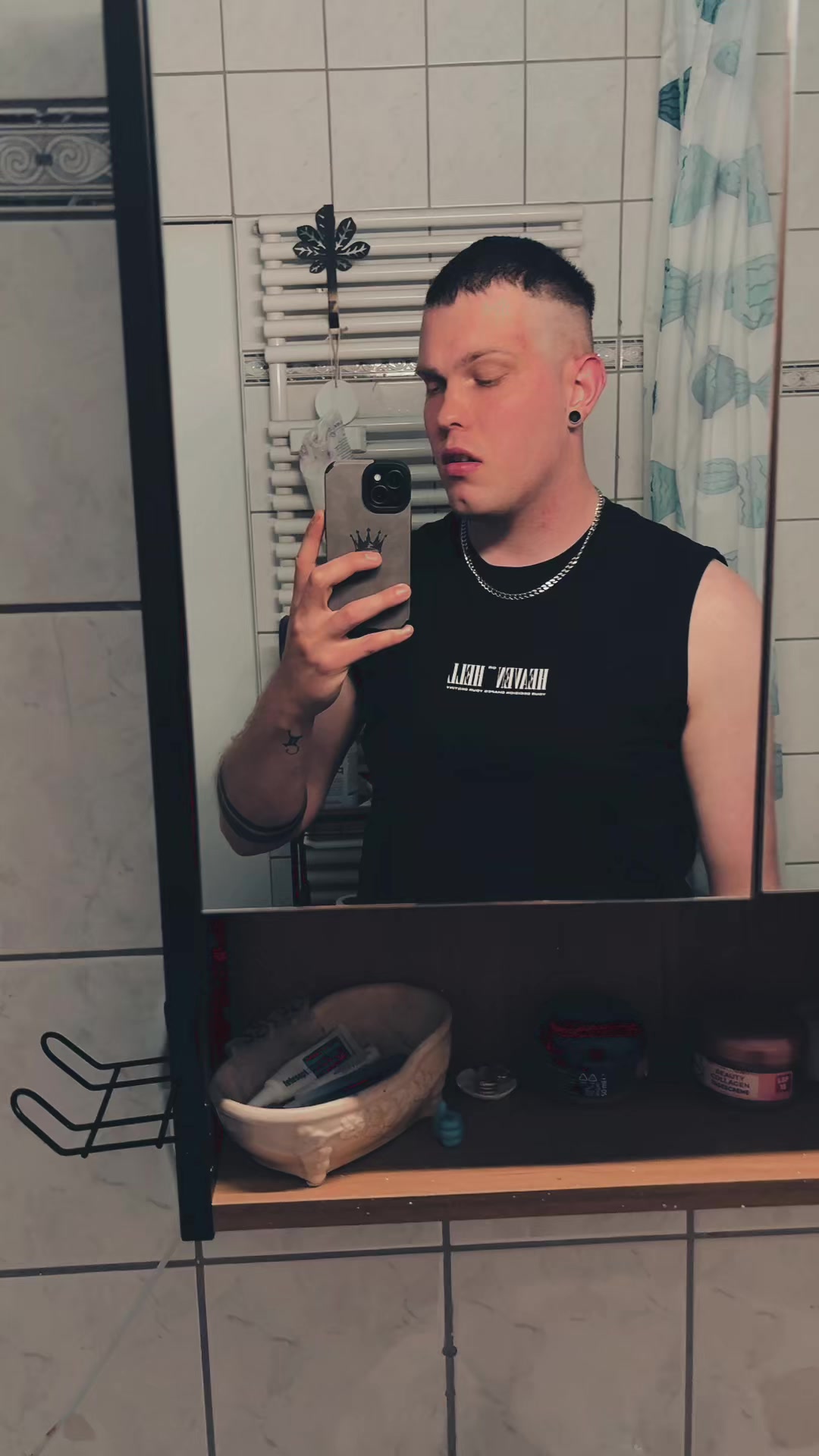 @\.\.\L.H.\.\.\