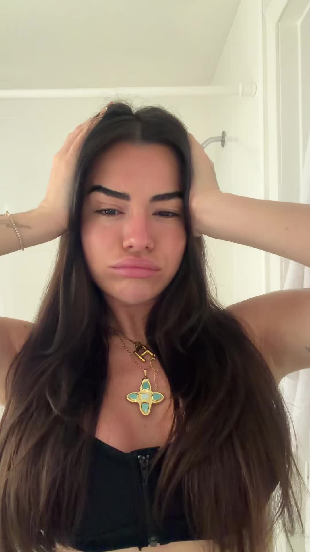 @Helenaarauz