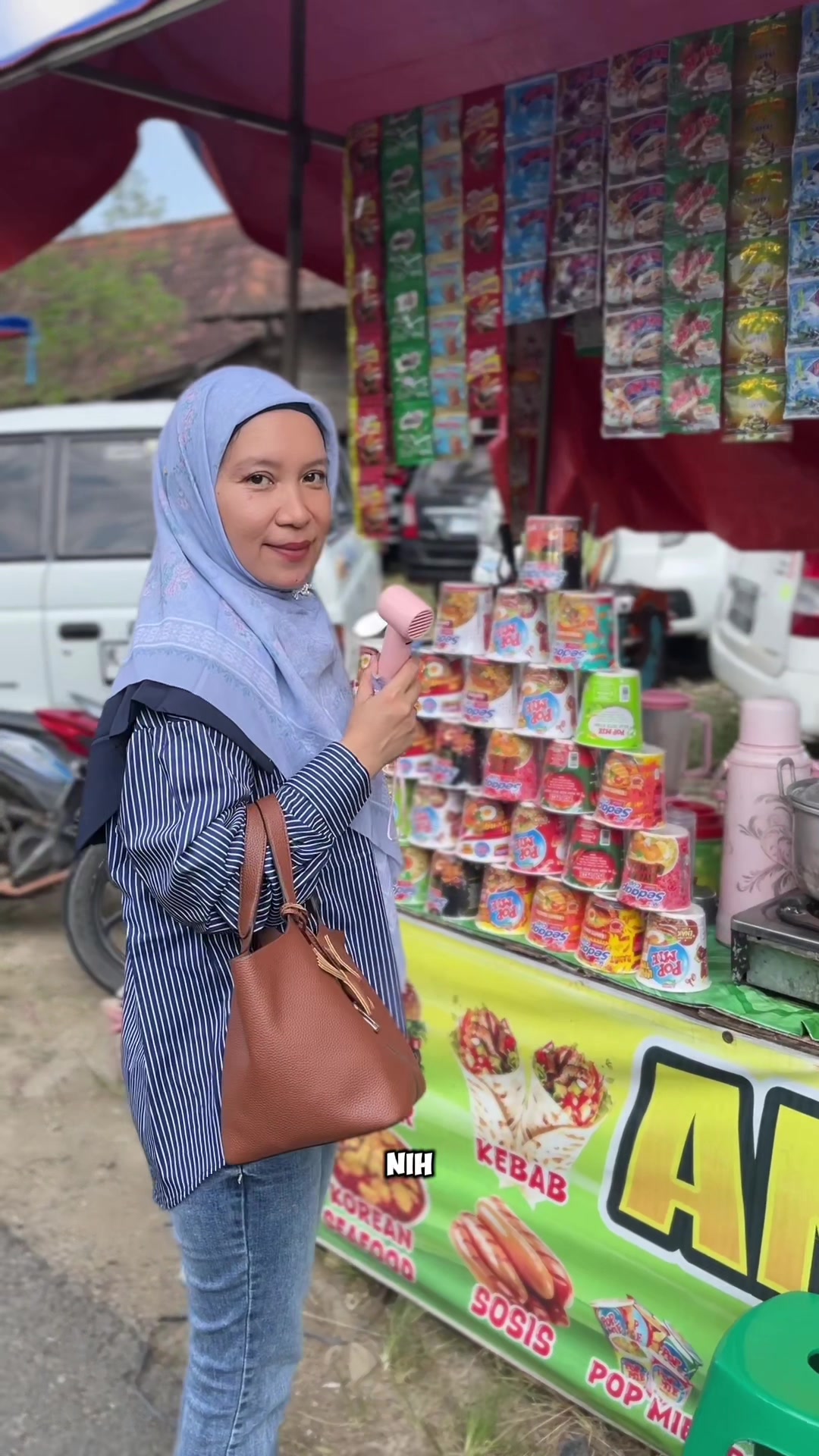 @LELI si paling TAS dan SANDAL