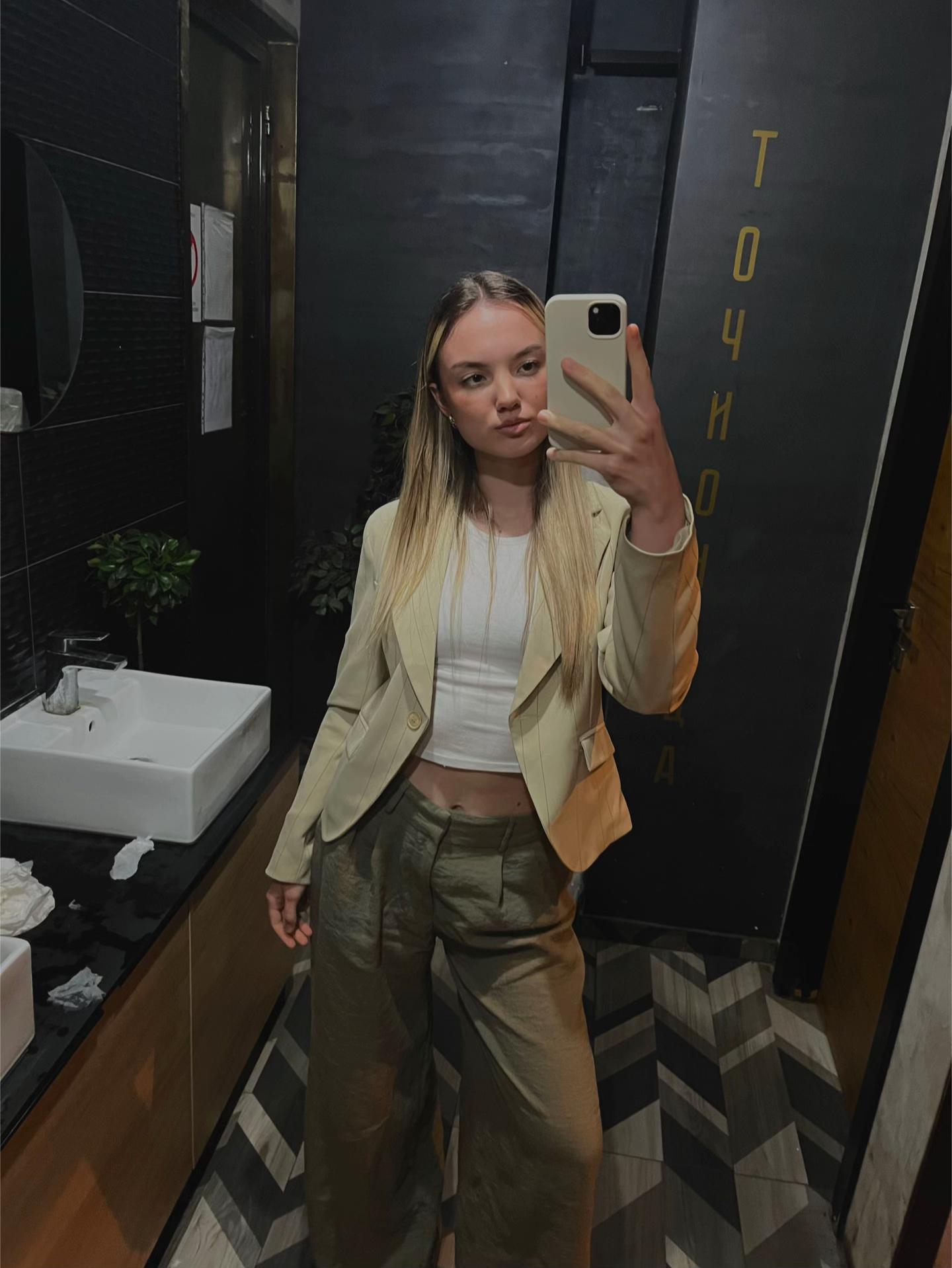 @𝐉𝐞𝐥𝐞𝐧𝐚