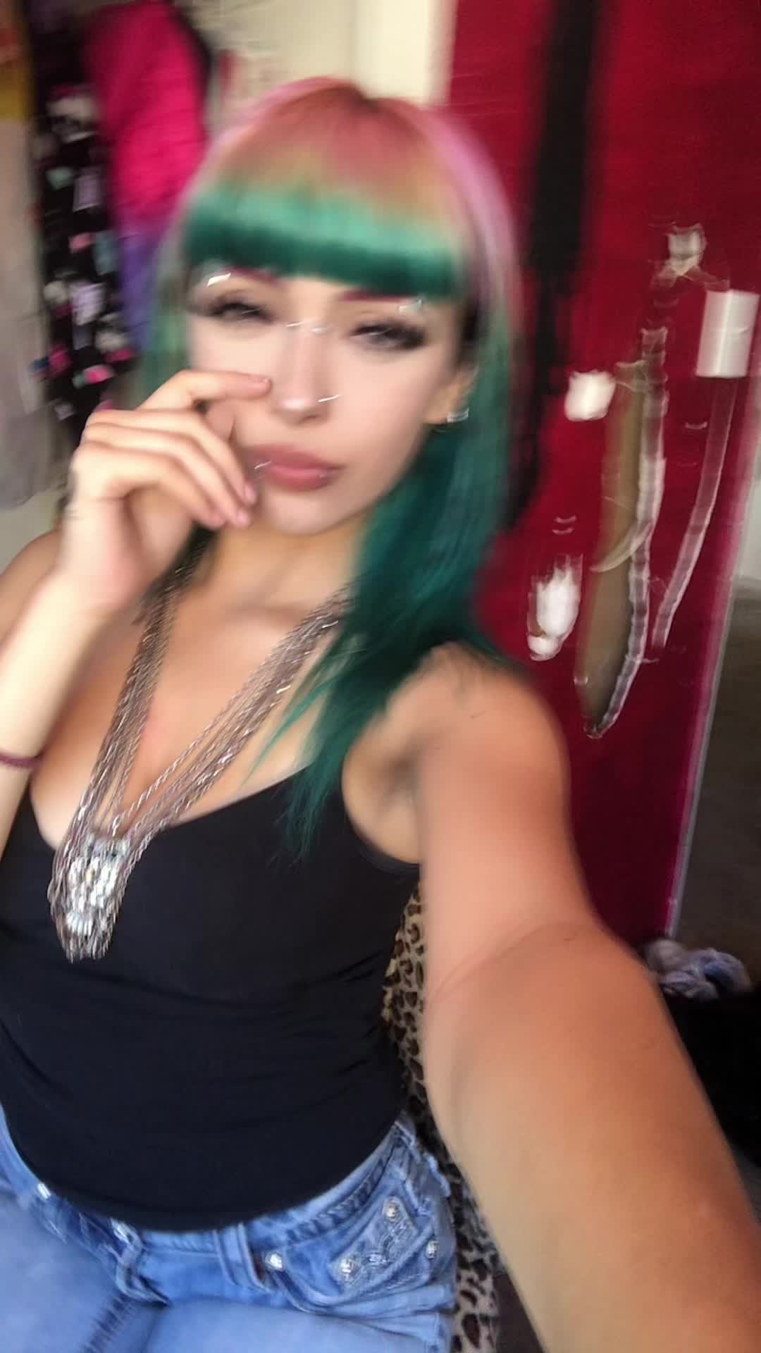 @Jessalyn