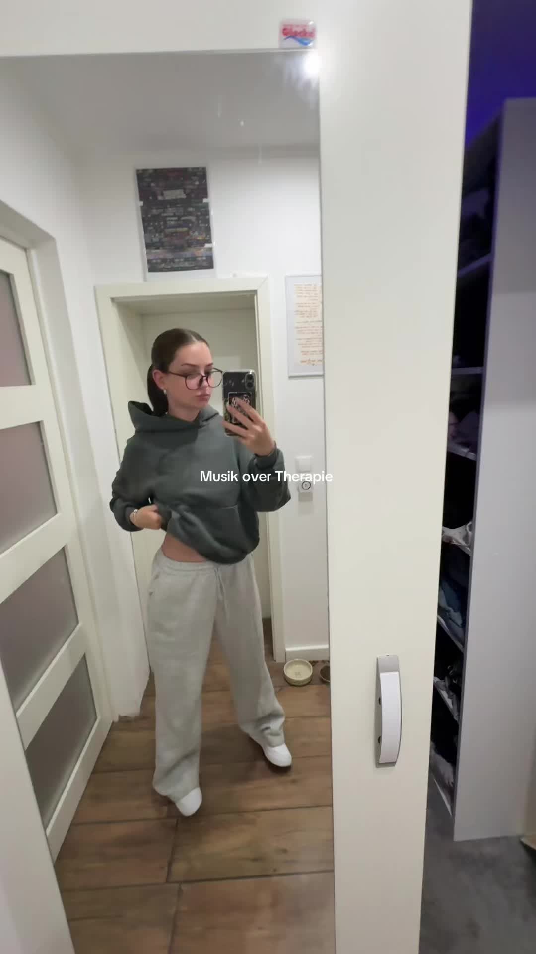 @𝐇𝐀𝐍𝐍𝐀𝐇𝐋𝐔𝐈𝐒𝐈𝐄𝐍𝐍𝐄