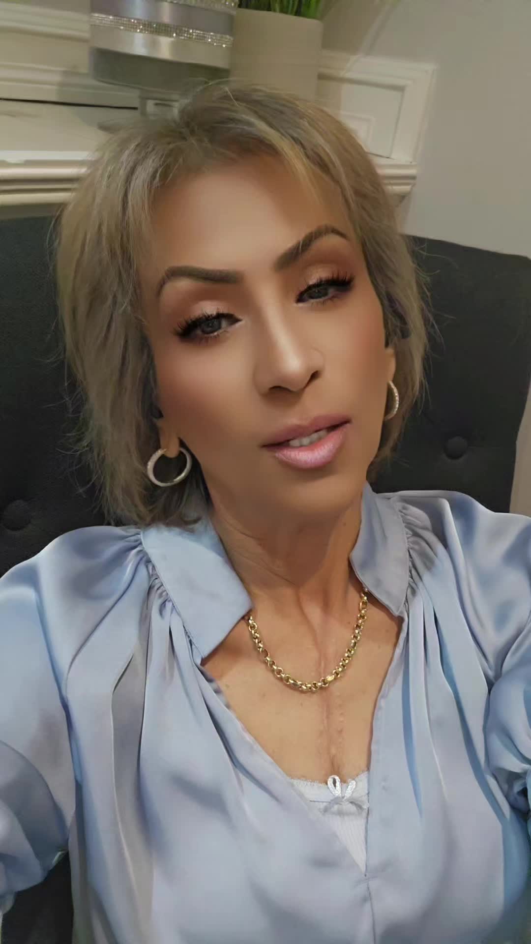 @Dee