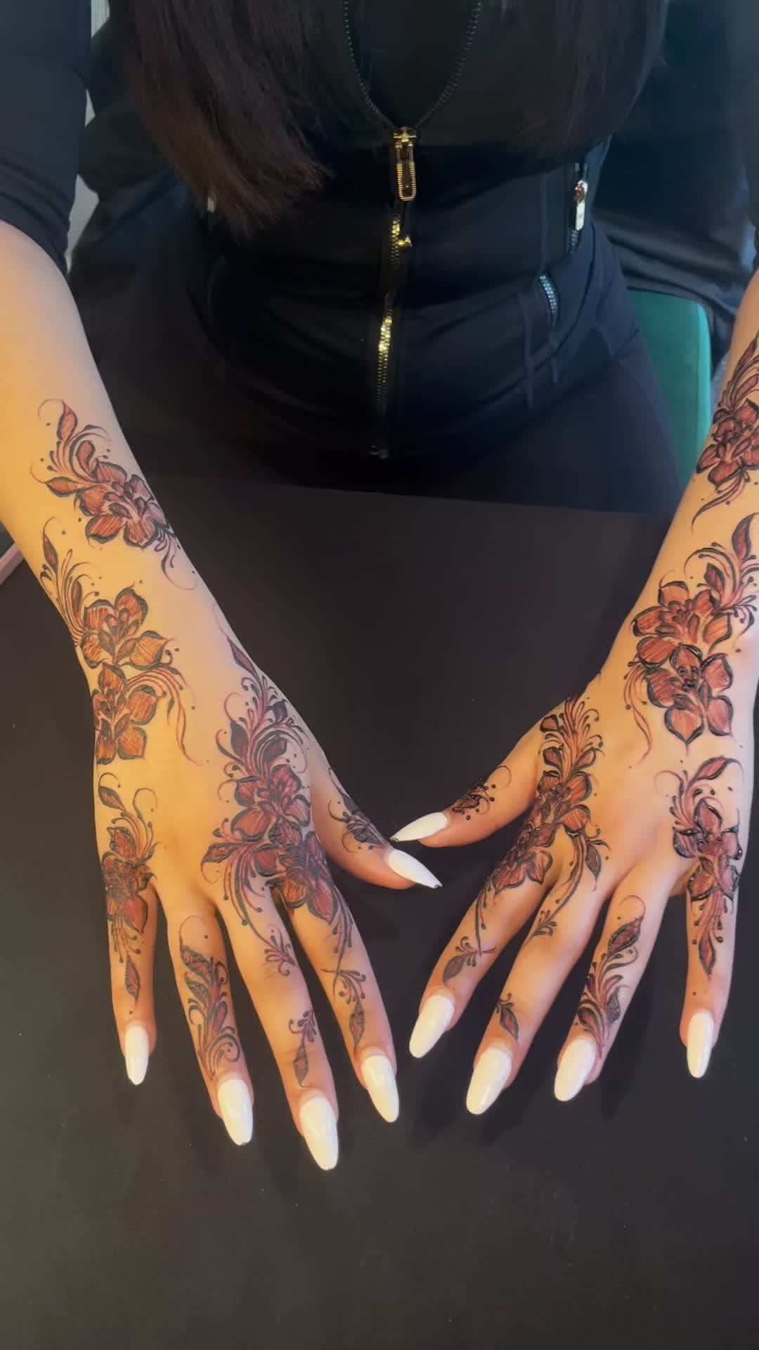 @aylaxhenna